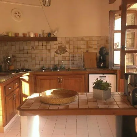 Feriehus Gite Saint-Lon-Les-Mines, 6 Pieces, 12 Personnes - Fr-1-360-369